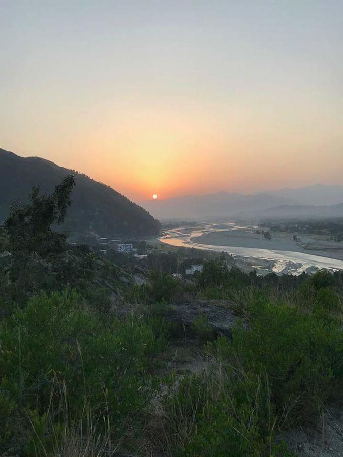 Rock City Resort Mingora Bagian luar foto